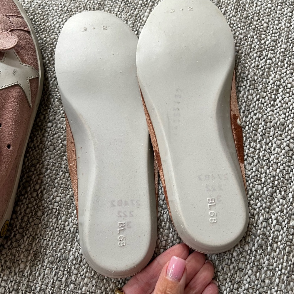 Golden goose kids size 34 pink suede! No added marks or stains! Like NEW! - Picture 7 of 9